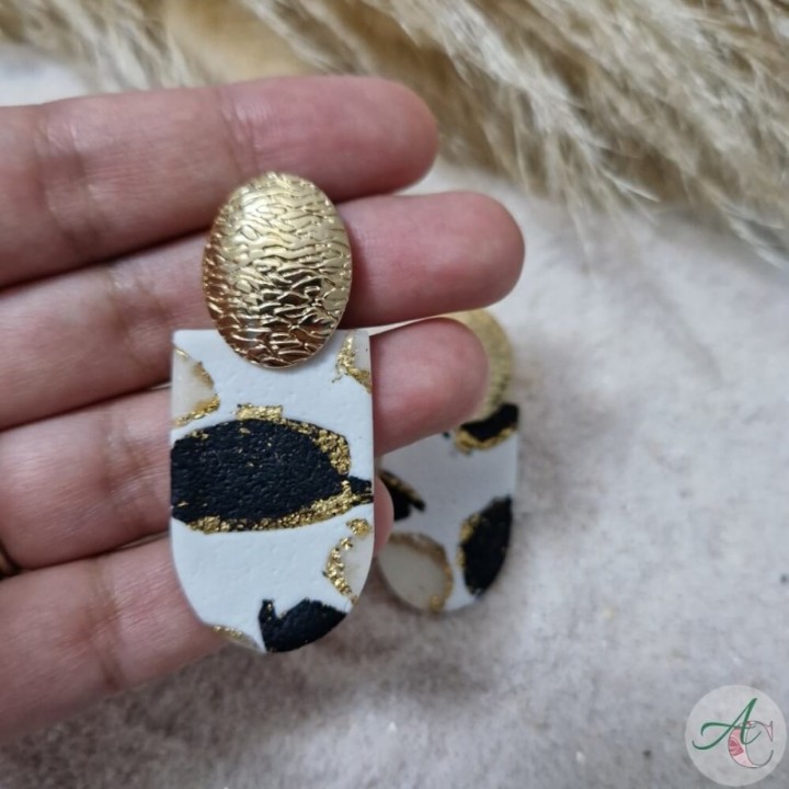 Olivia Black & White