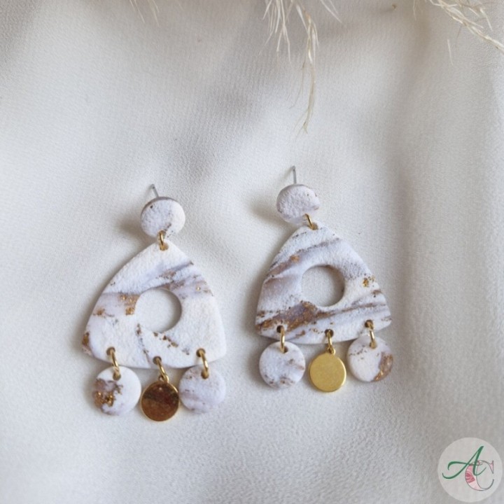 Triángulo Mármol brillante